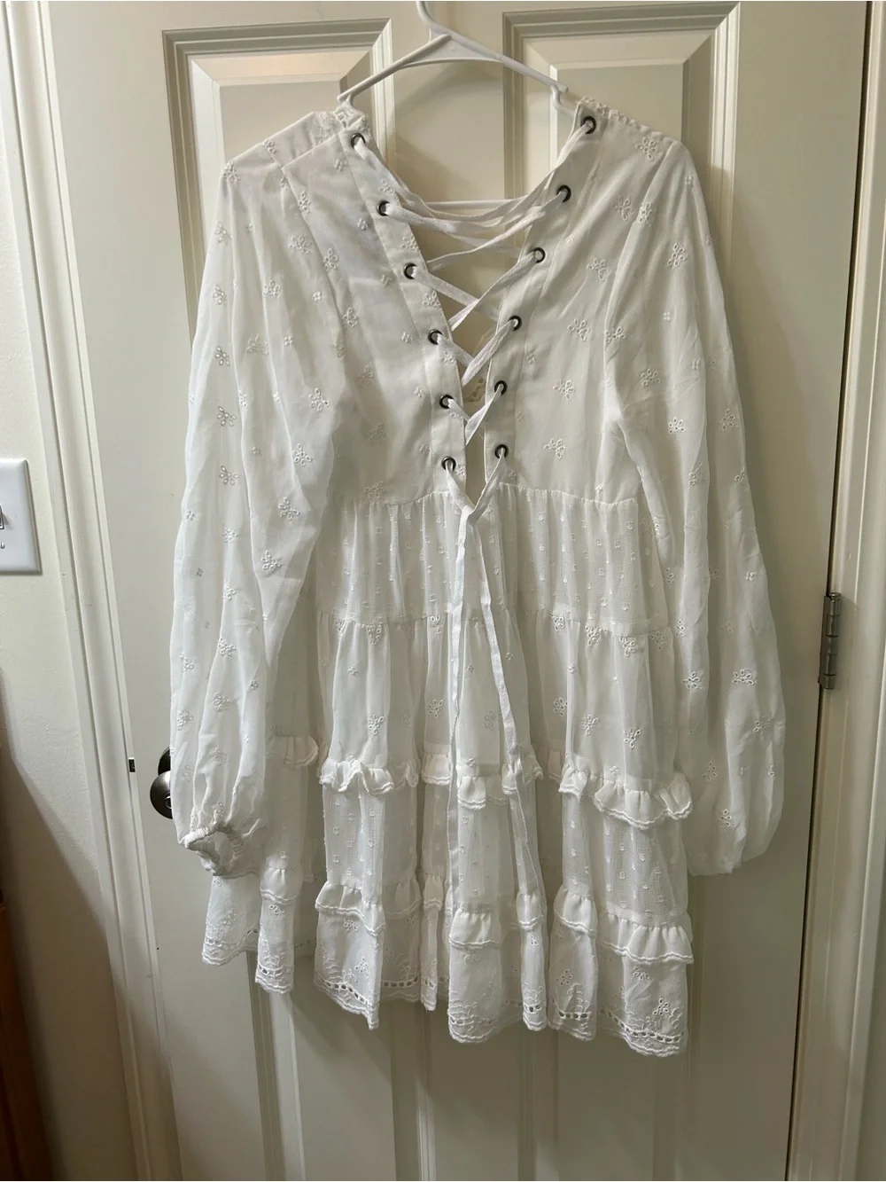 ASOS White Tiered Eyelet V-Neck Midi Dress Size 6 (Stock pic) - Picture 3 of 5
